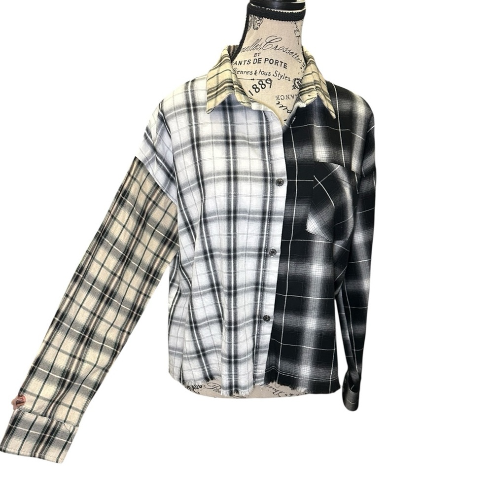 Fate Multi Block Cropped Flannel - Picture 4 of 12